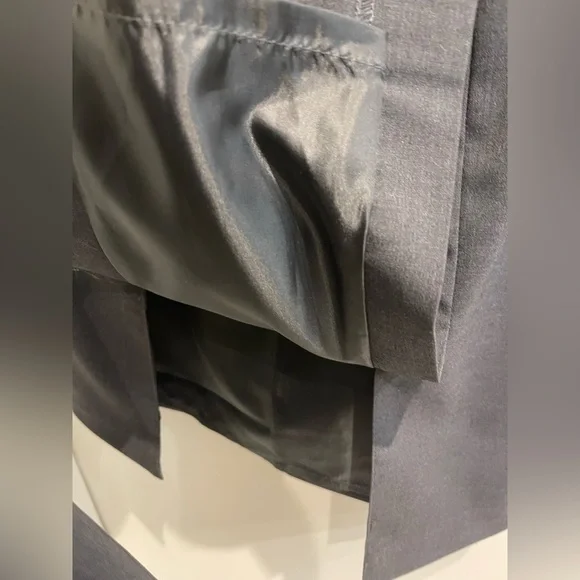 Mexx Charcoal women’s suit: Blazer& Skirt. Top is gift with purchase. Size xs-s Sport Coats & Blazers